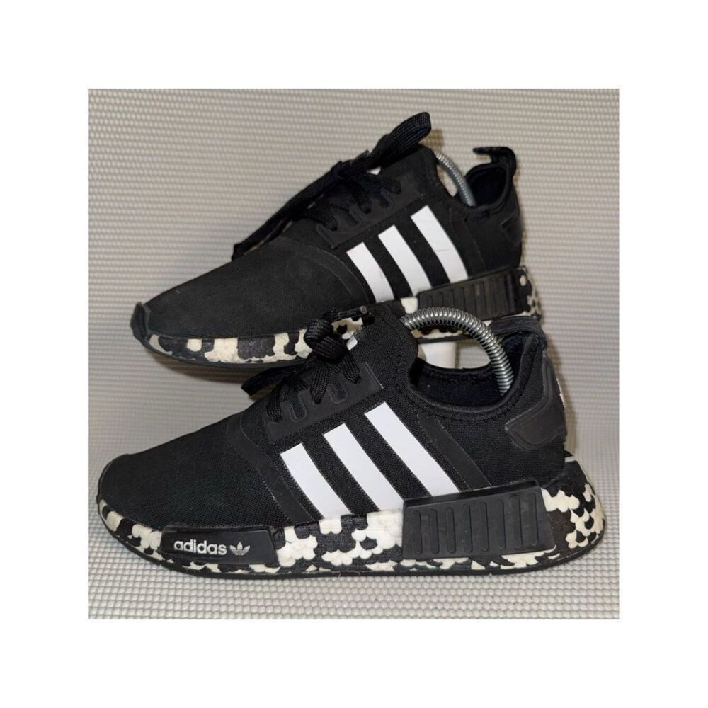 ADIDAS NMD R1 Boost Black White Athletic Comfort Sneakers Shoes Men’s Size 7